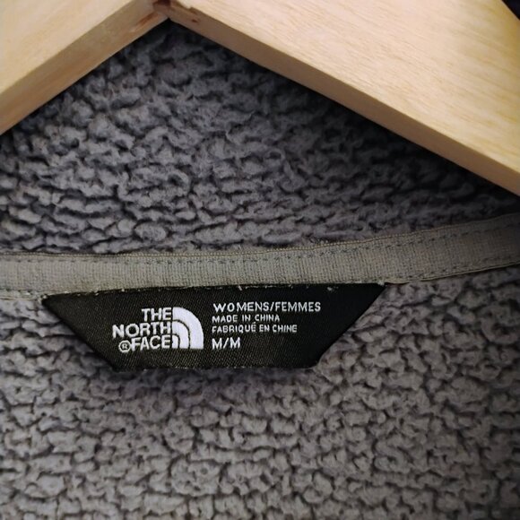 The North Face Women's Osito 2 Jacket - Grey Silken Sherpa Fleece - Picture 4 of 16